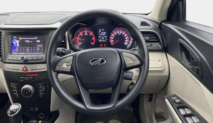 2019 Mahindra XUV300 W6 1.5 DIESEL, Diesel, Manual, 90,168 km, Steering Wheel Close Up