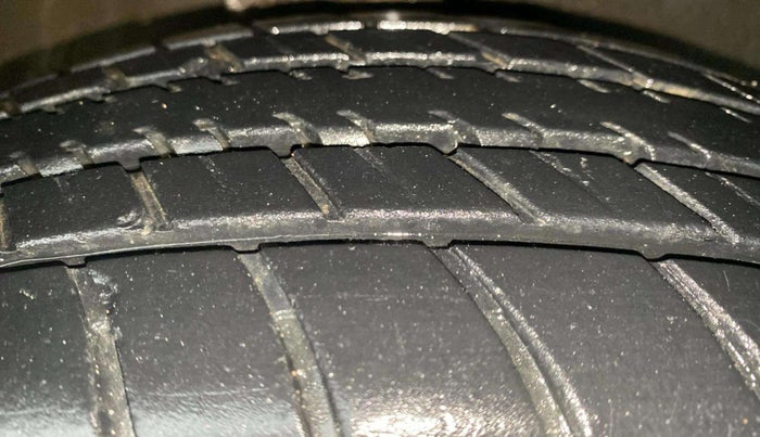 2017 Maruti Celerio ZXI AMT, Petrol, Automatic, 28,829 km, Right Front Tyre Tread