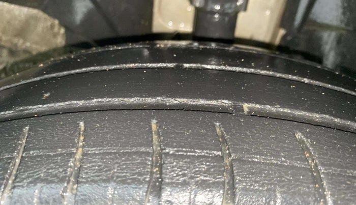 2021 Renault Kwid RXT 1.0 (O), Petrol, Manual, 54,216 km, Right Front Tyre Tread