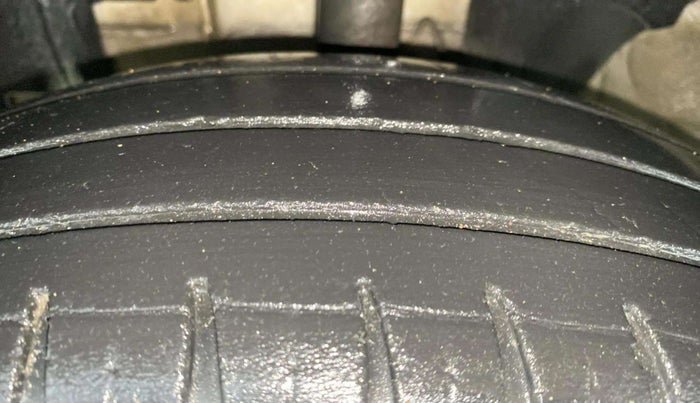 2021 Renault Kwid RXT 1.0 (O), Petrol, Manual, 54,216 km, Left Front Tyre Tread