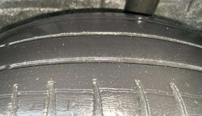 2021 Renault Kwid RXT 1.0 (O), Petrol, Manual, 54,216 km, Left Rear Tyre Tread