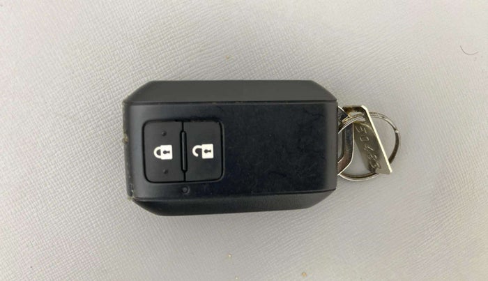 2024 Toyota Glanza G, Petrol, Manual, 22,802 km, Key Close Up