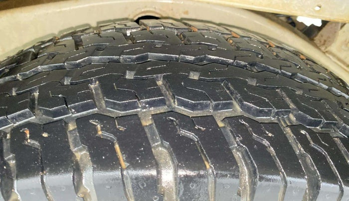 2018 Mahindra Bolero POWER PLUS ZLX, Diesel, Manual, 54,350 km, Right Rear Tyre Tread