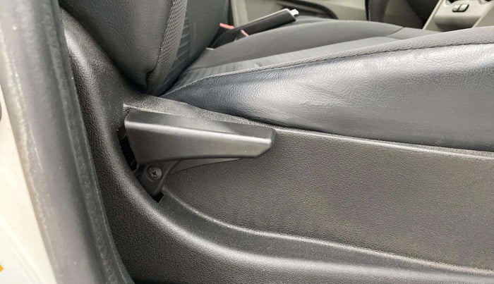 2019 Tata Tiago XZ PETROL, Petrol, Manual, 64,420 km, Driver Side Adjustment Panel