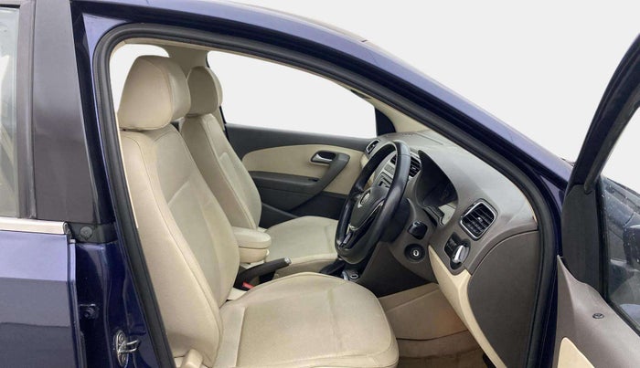 2015 Volkswagen Vento HIGHLINE 1.5 AT, Diesel, Automatic, 88,834 km, Right Side Front Door Cabin