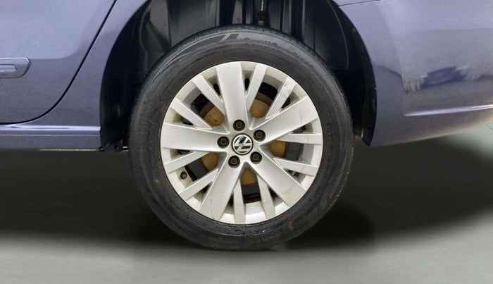 2015 Volkswagen Vento HIGHLINE 1.5 AT, Diesel, Automatic, 88,834 km, Left Rear Wheel