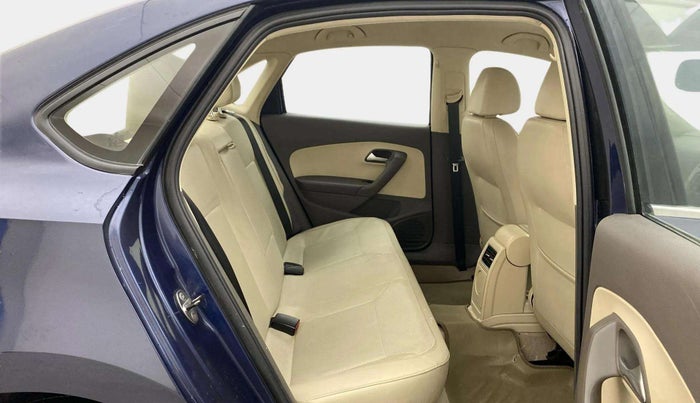 2015 Volkswagen Vento HIGHLINE 1.5 AT, Diesel, Automatic, 88,834 km, Right Side Rear Door Cabin
