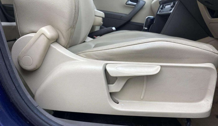 2015 Volkswagen Vento HIGHLINE 1.5 AT, Diesel, Automatic, 88,834 km, Driver Side Adjustment Panel