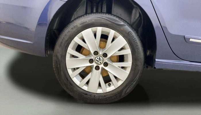 2015 Volkswagen Vento HIGHLINE 1.5 AT, Diesel, Automatic, 88,834 km, Right Rear Wheel