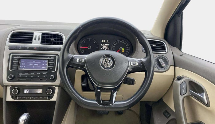 2015 Volkswagen Vento HIGHLINE 1.5 AT, Diesel, Automatic, 88,834 km, Steering Wheel Close Up