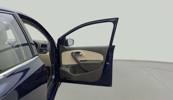 2015 Volkswagen Vento HIGHLINE 1.5 AT, Diesel, Automatic, 88,834 km, RHS Front Door