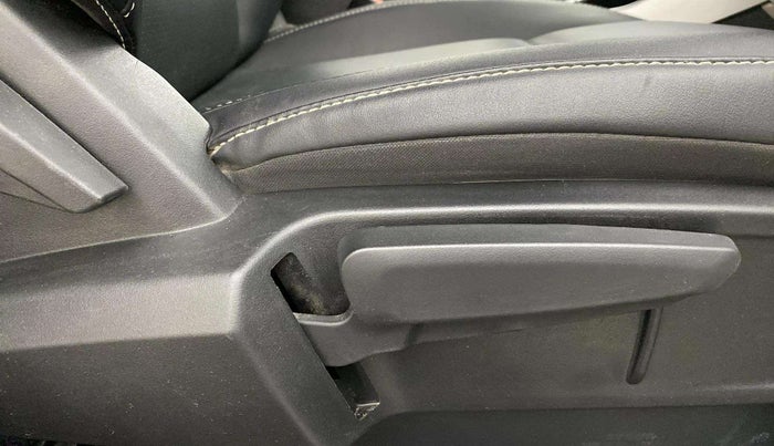 2022 Tata ALTROZ XZ PLUS DIESEL, Diesel, Manual, 52,372 km, Driver Side Adjustment Panel