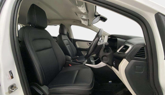 2022 Tata ALTROZ XZ PLUS DIESEL, Diesel, Manual, 52,372 km, Right Side Front Door Cabin