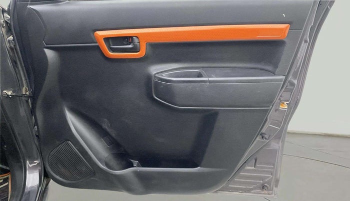 2020 Maruti S PRESSO VXI+, Petrol, Manual, 14,662 km, Driver Side Door Panels Control