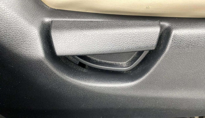 2020 Hyundai NEW SANTRO SPORTZ MT, Petrol, Manual, 38,100 km, Driver Side Adjustment Panel
