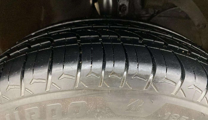 2022 Maruti Ertiga ZXI+ SHVS, Petrol, Manual, 68,221 km, Right Front Tyre Tread