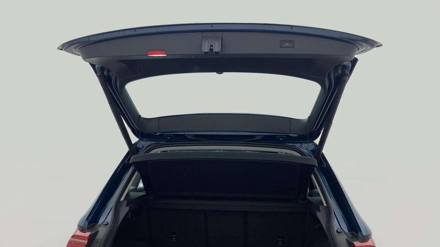 2022 Volkswagen TIGUAN ELEGANCE 2.0 TSI DSG, Petrol, Automatic, 43,706 km, Boot Door Open