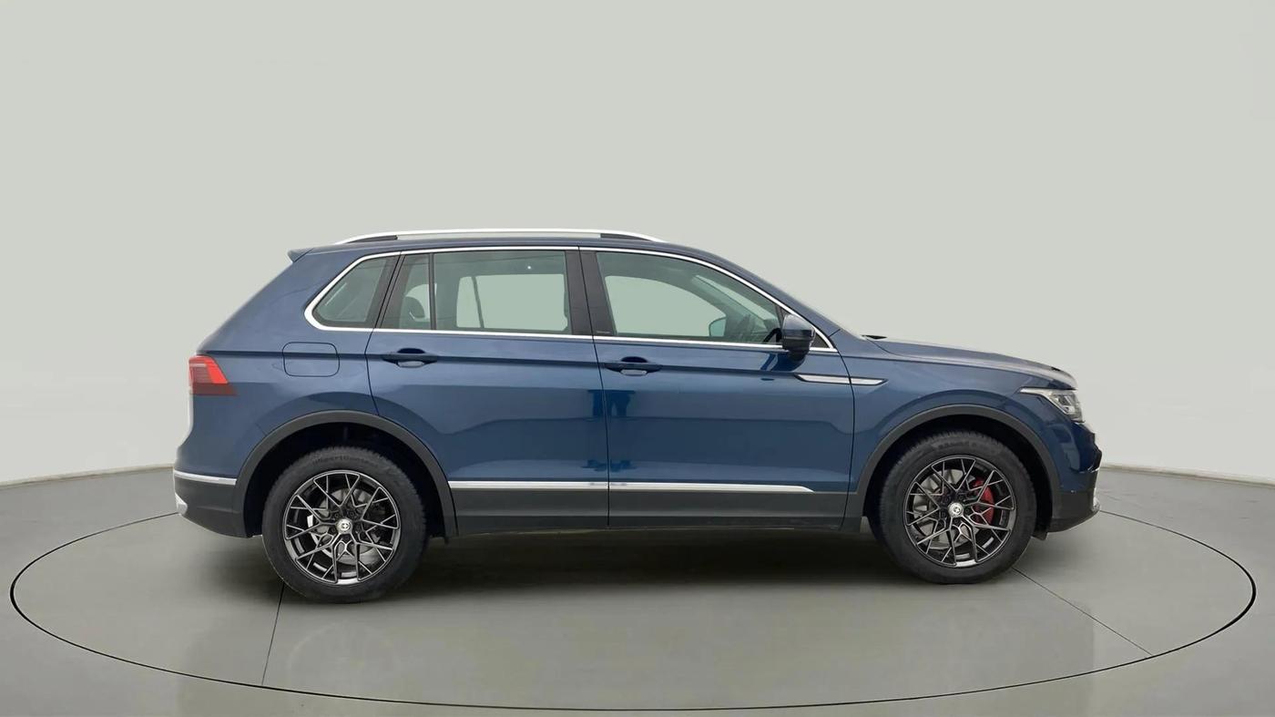 2022 Volkswagen TIGUAN ELEGANCE 2.0 TSI DSG, Petrol, Automatic, 43,706 km, Right Side View