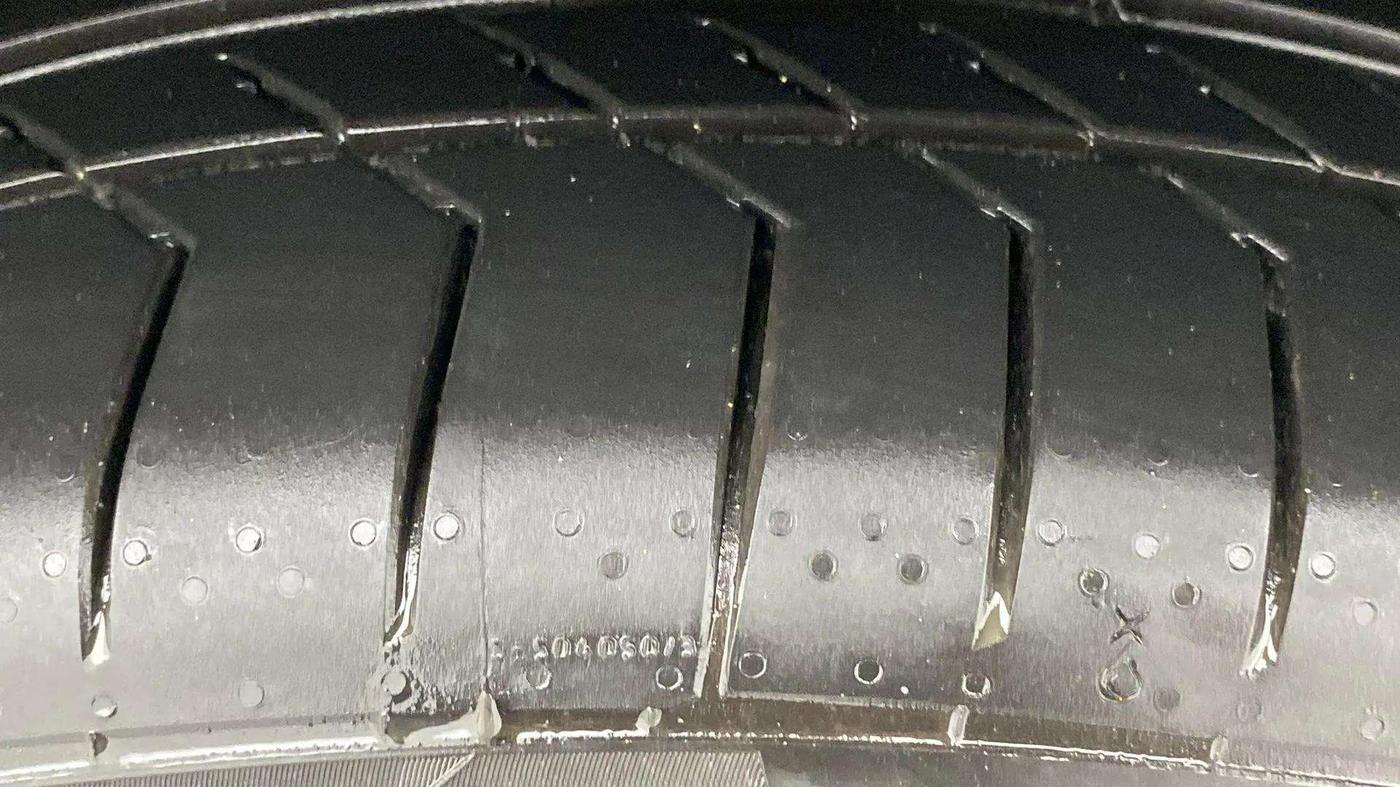 2022 Volkswagen TIGUAN ELEGANCE 2.0 TSI DSG, Petrol, Automatic, 43,706 km, Left Rear Tyre Tread