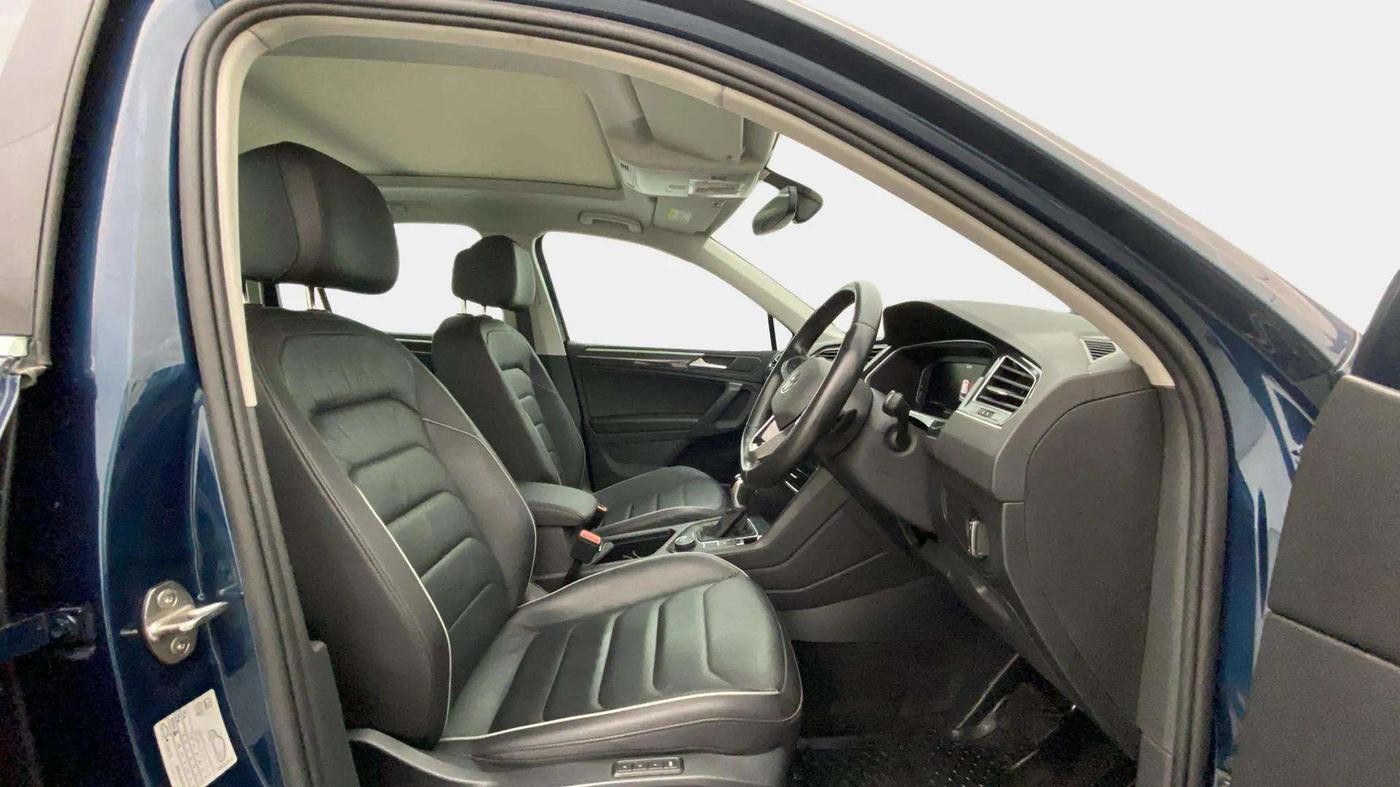 2022 Volkswagen TIGUAN ELEGANCE 2.0 TSI DSG, Petrol, Automatic, 43,706 km, Right Side Front Door Cabin