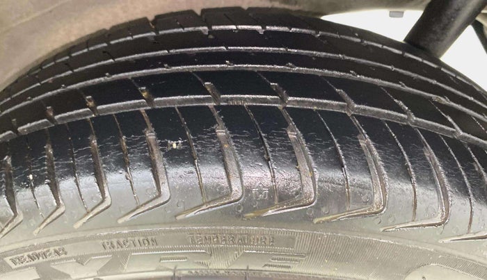 2016 Maruti Wagon R 1.0 VXI AMT, Petrol, Automatic, 34,826 km, Left Front Tyre Tread