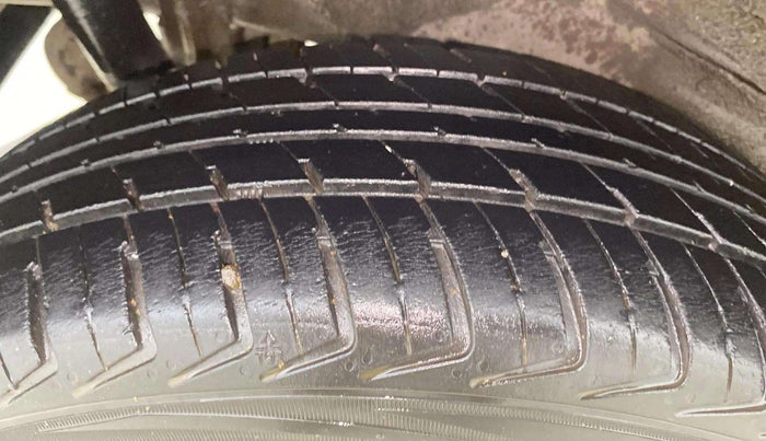 2016 Maruti Wagon R 1.0 VXI AMT, Petrol, Automatic, 34,826 km, Right Front Tyre Tread