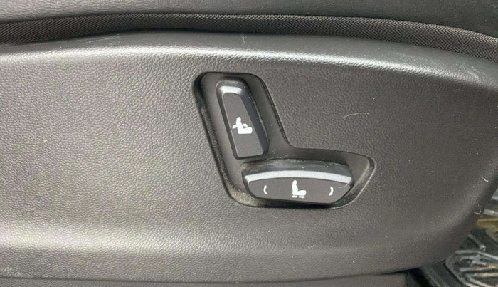 2019 MG HECTOR SHARP 1.5 DCT PETROL, Petrol, Automatic, 24,563 km, Driver Side Adjustment Panel
