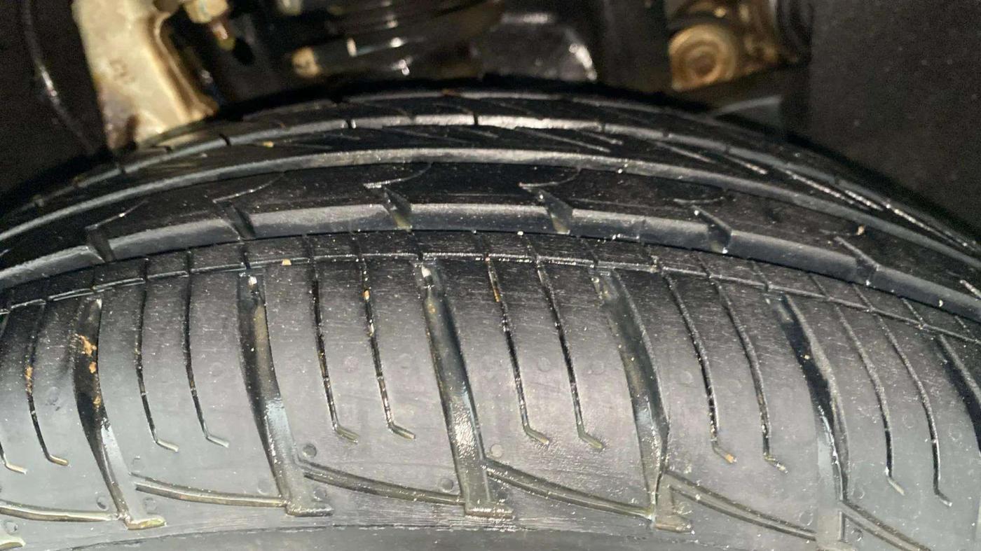 2018 Mahindra MARAZZO M2 7STR, Diesel, Manual, 77,263 km, Right Front Tyre Tread