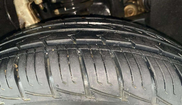 2018 Mahindra MARAZZO M2 7STR, Diesel, Manual, 77,263 km, Right Front Tyre Tread