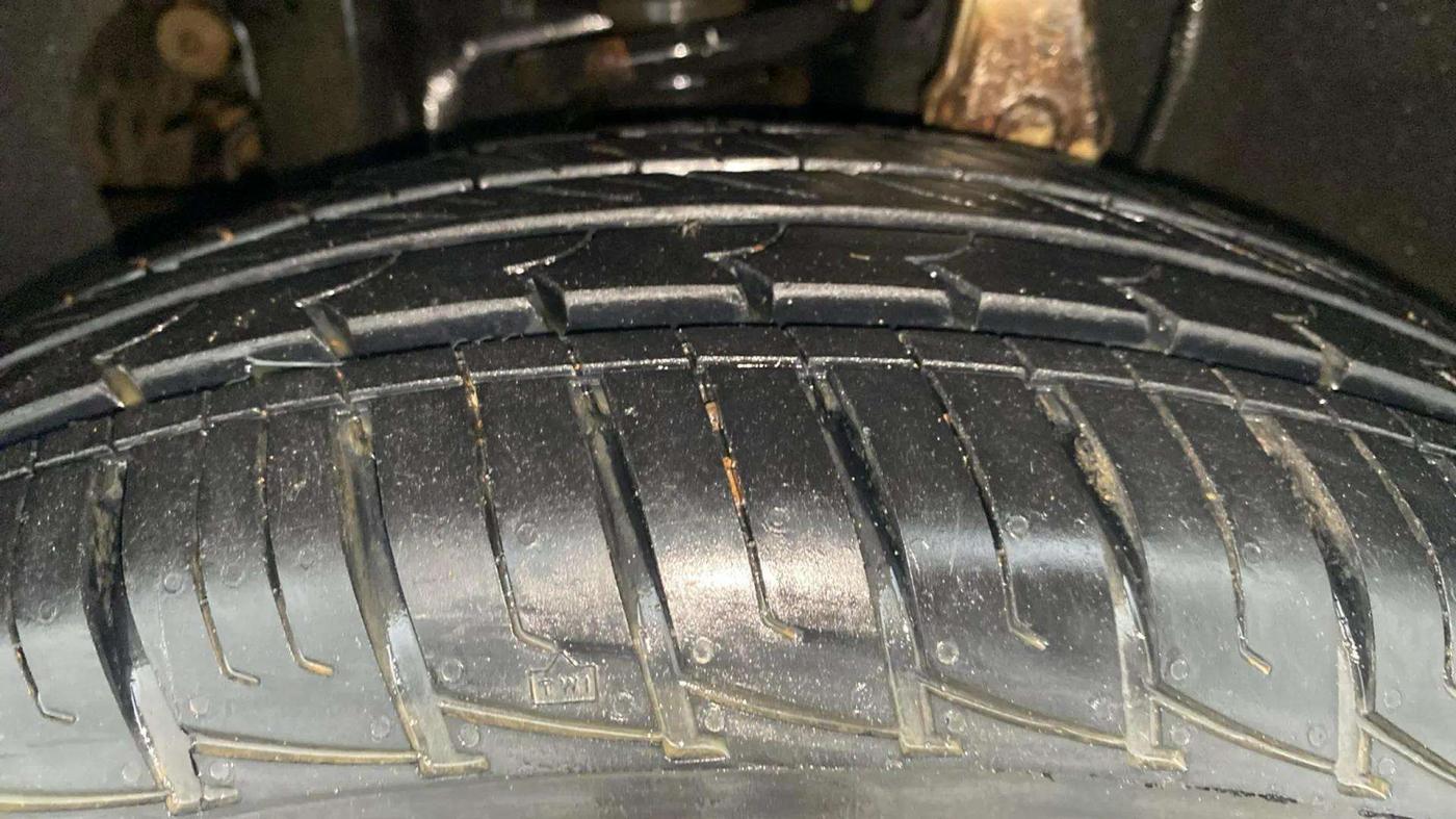 2018 Mahindra MARAZZO M2 7STR, Diesel, Manual, 77,263 km, Left Front Tyre Tread