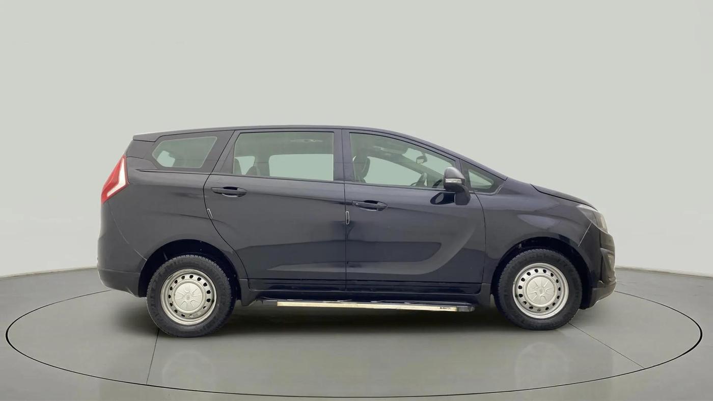 2018 Mahindra MARAZZO M2 7STR, Diesel, Manual, 77,263 km, Right Side View