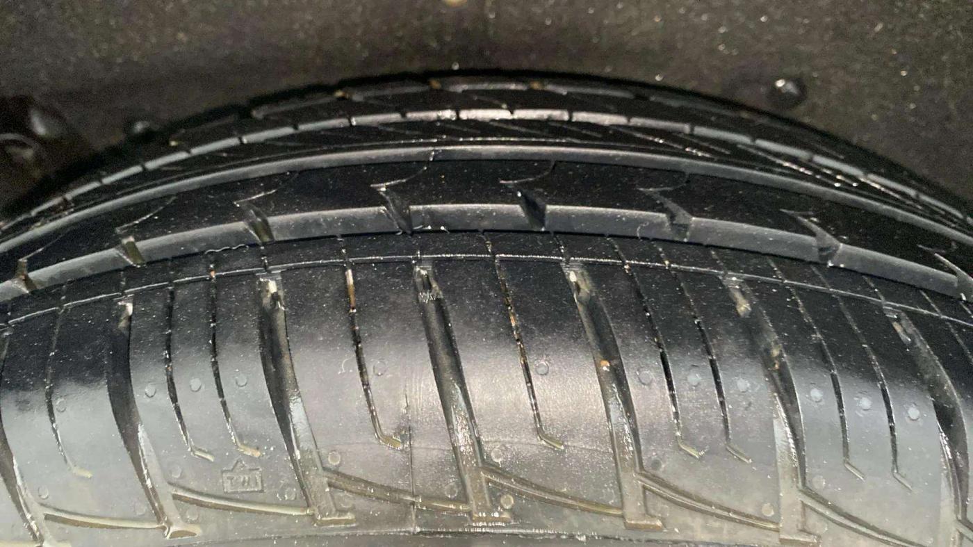 2018 Mahindra MARAZZO M2 7STR, Diesel, Manual, 77,263 km, Right Rear Tyre Tread