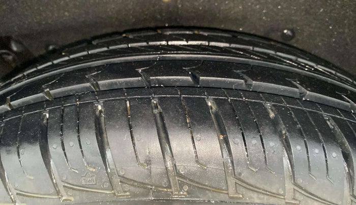 2018 Mahindra MARAZZO M2 7STR, Diesel, Manual, 77,263 km, Right Rear Tyre Tread