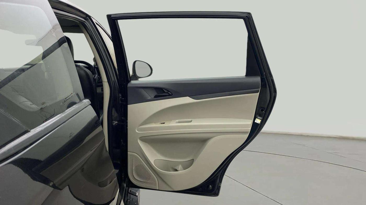 2018 Mahindra MARAZZO M2 7STR, Diesel, Manual, 77,263 km, RHS Rear Door