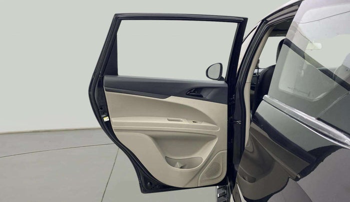 2018 Mahindra MARAZZO M2 7STR, Diesel, Manual, 77,263 km, LHS Rear Door