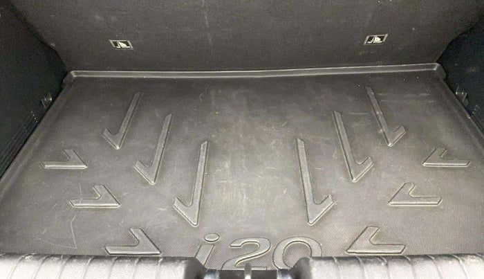 2021 Hyundai NEW I20 ASTA 1.2 MT, Petrol, Manual, 25,825 km, Boot Inside