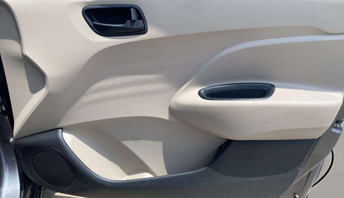 2022 Hyundai NEW SANTRO SPORTZ EXECUTIVE MT CNG, CNG, Manual, 45,296 km, Driver Side Door Panels Control