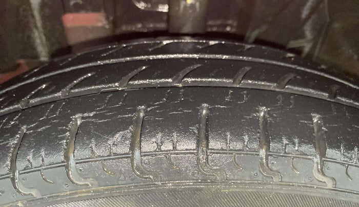 2017 Datsun Redi Go T, Petrol, Manual, 33,688 km, Left Front Tyre Tread