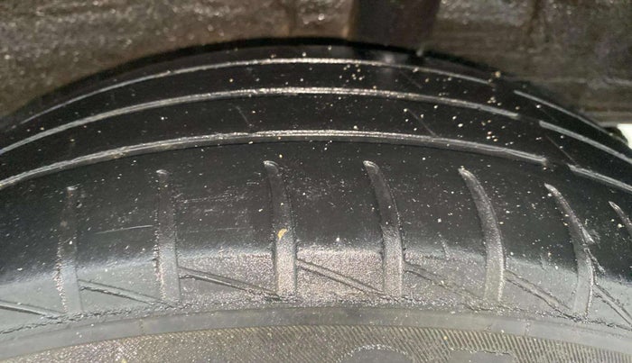 2021 Renault Kwid RXT 1.0 (O), Petrol, Manual, 46,310 km, Left Rear Tyre Tread