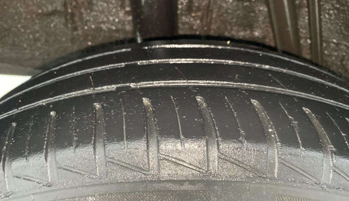 2021 Renault Kwid RXT 1.0 (O), Petrol, Manual, 46,310 km, Right Rear Tyre Tread