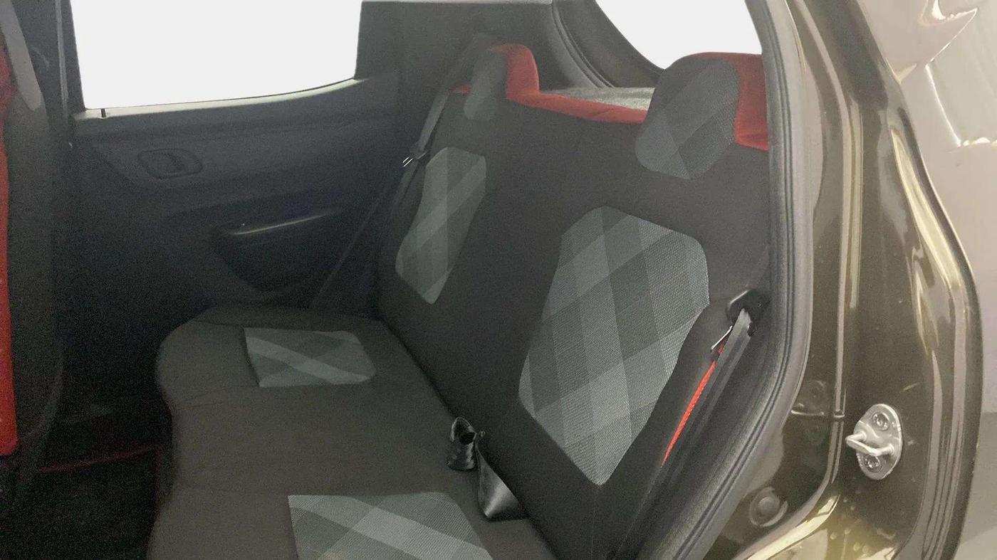 2022 Renault Kwid RXT 1.0, Petrol, Manual, 15,246 km, Right Side Rear Door Cabin