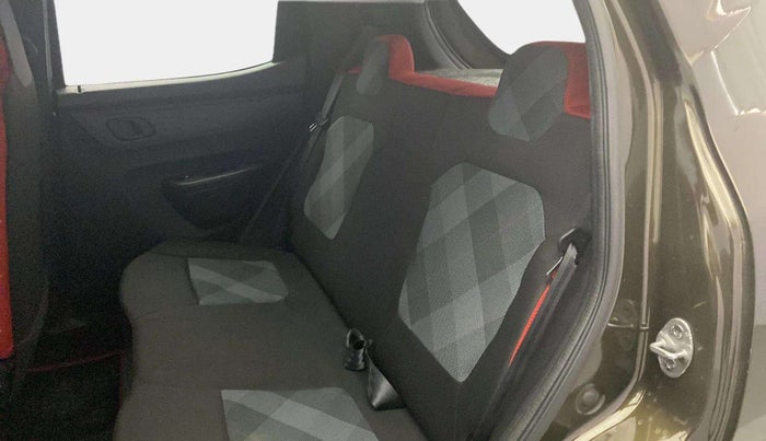 2022 Renault Kwid RXT 1.0, Petrol, Manual, 15,178 km, Right Side Rear Door Cabin