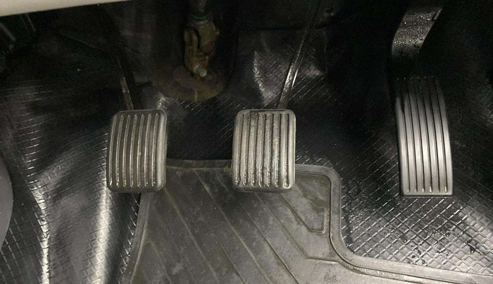 2022 Hyundai AURA S 1.2 CNG, CNG, Manual, 22,541 km, Pedals