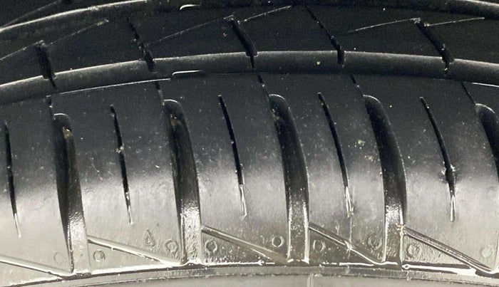 2022 Hyundai AURA S 1.2 CNG, CNG, Manual, 22,541 km, Right Rear Tyre Tread