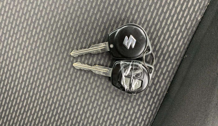 2022 Maruti Baleno DELTA PETROL 1.2, Petrol, Manual, 42,985 km, Key Close Up