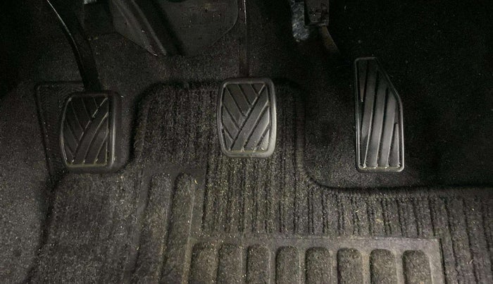 2022 Maruti Baleno DELTA PETROL 1.2, Petrol, Manual, 42,985 km, Pedals