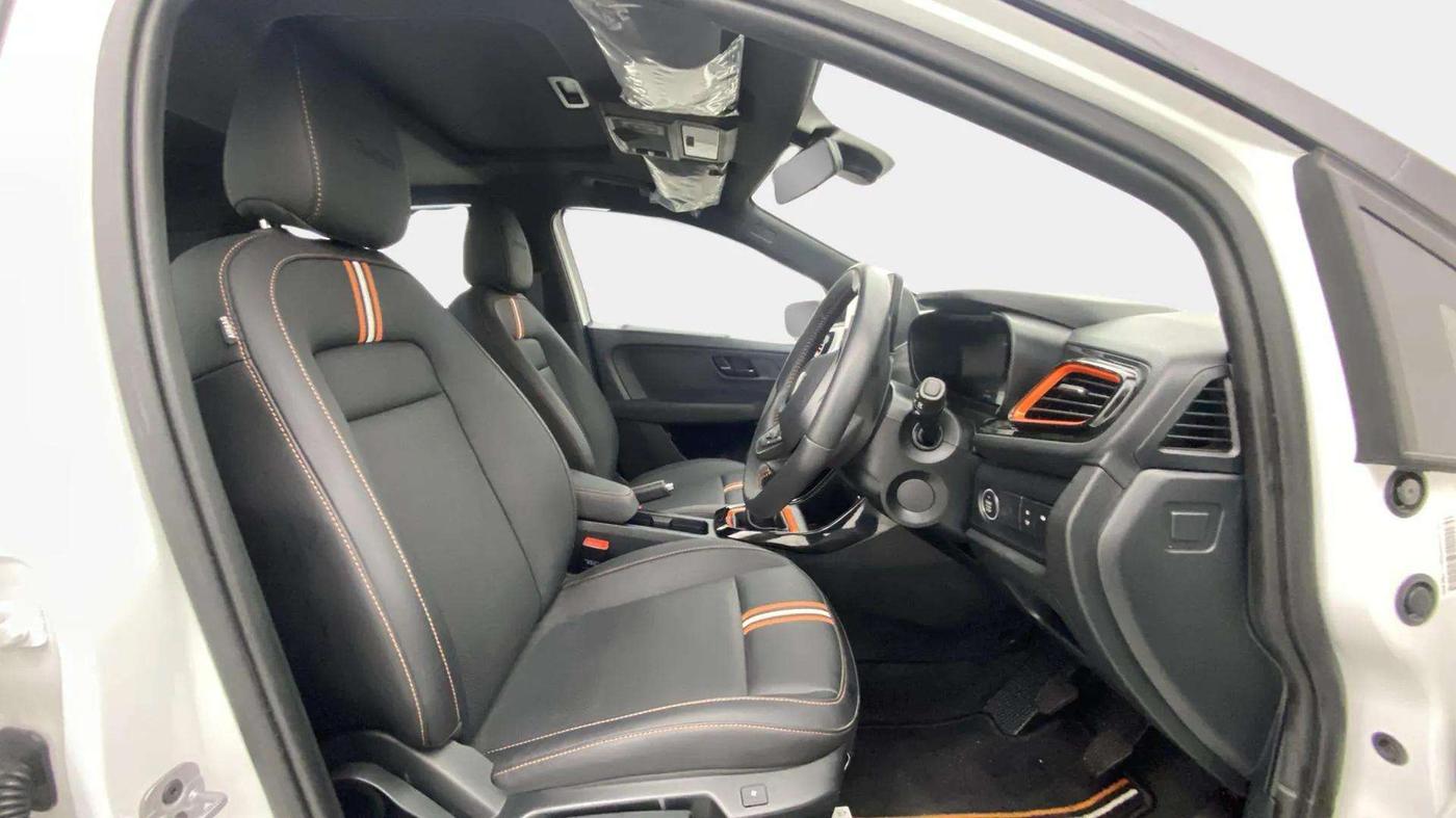 2024 Tata ALTROZ Racer R3, Petrol, Manual, 1,237 km, Right Side Front Door Cabin