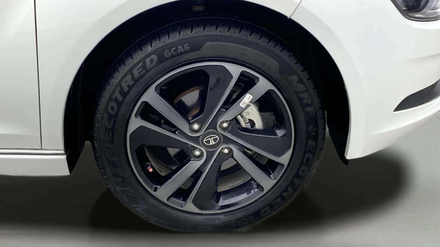 2024 Tata ALTROZ Racer R3, Petrol, Manual, 1,237 km, Right Front Wheel
