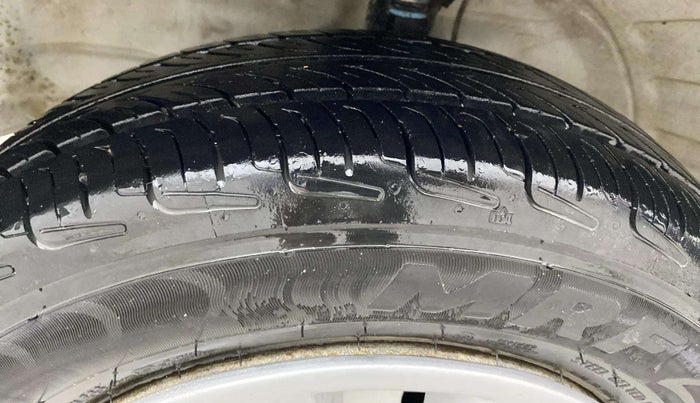2013 Maruti Wagon R 1.0 LXI, Petrol, Manual, 46,847 km, Left Front Tyre Tread