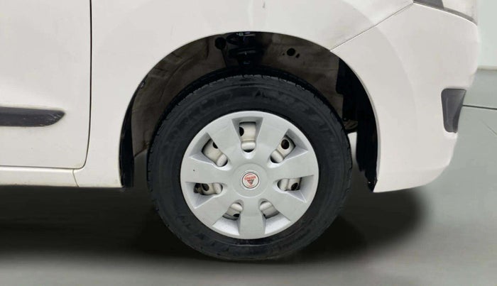 2013 Maruti Wagon R 1.0 LXI, Petrol, Manual, 46,847 km, Right Front Wheel